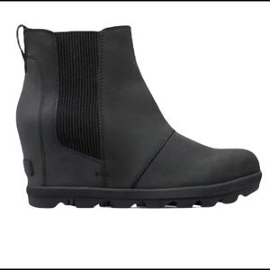 SOREL wedge boots size 9